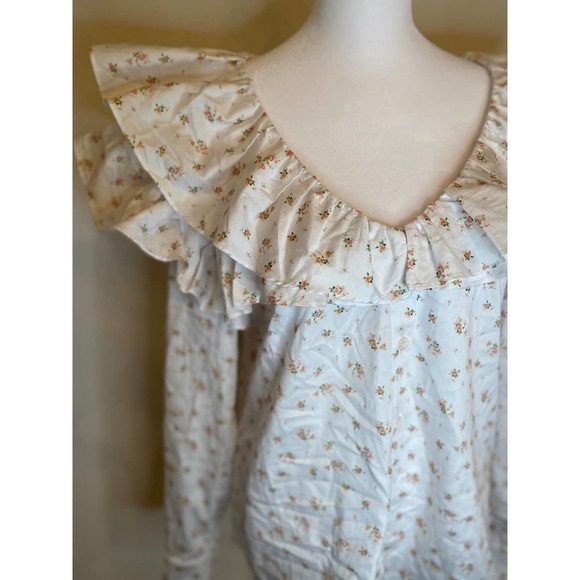 Bailey Ruffle Top White Floral - Picture 4 of 9